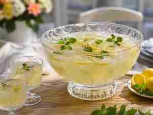 Lemon May Bowl (Zitronen-Maibowle)