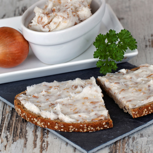 Schmalzbrot (rye bread with pork lard and onions) - Germanfoods.org