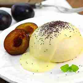 Germknödel in Vanilla Sauce with Poppy Seeds