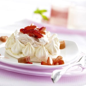 Meringues with Rhubarb Cream