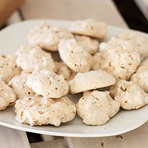 walnut macaroons